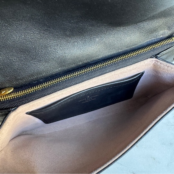 Louis Vuitton Empreinte Coussin Pochette - Picture 14 of 15